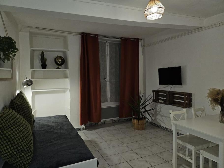 1-Centre-Ville Studio 25M2 Box A Bagages Gratuits Carcassonne Bagian luar foto
