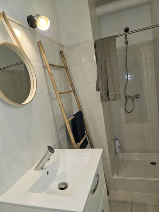 1-Centre-Ville Studio 25M2 Box A Bagages Gratuits Carcassonne Bagian luar foto