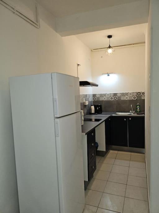 1-Centre-Ville Studio 25M2 Box A Bagages Gratuits Carcassonne Bagian luar foto